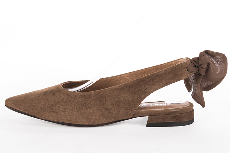 Chocolate brown women's slingback shoes. Pointed toe. Flat block heels. Profile view - Florence KOOIJMAN